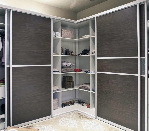 Угловой шкаф-купе с 4 дверями №21